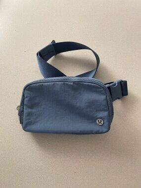 Lululemon belt bag 1L